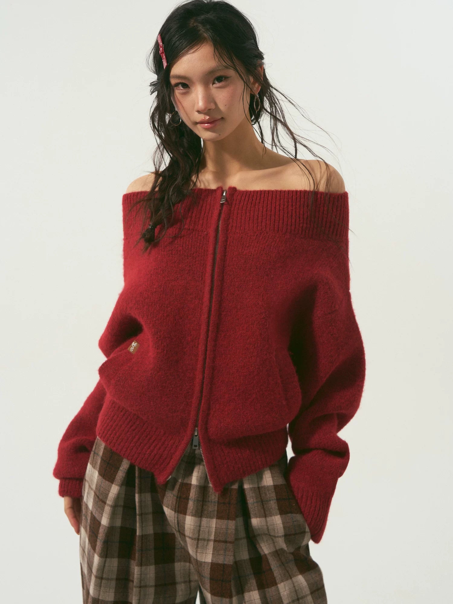 Relaxed Off-Shoulder Zip-Up Knit Cardigan