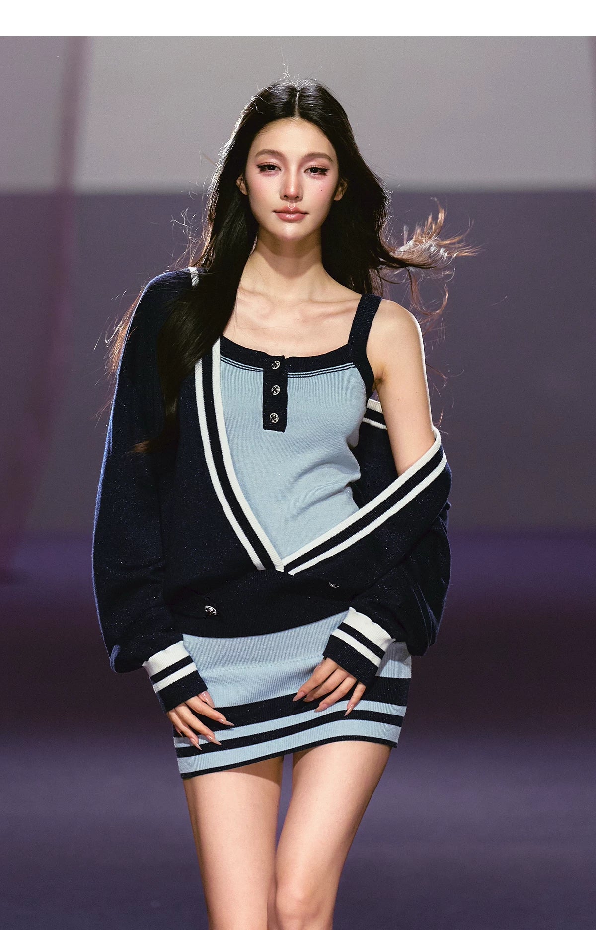 Large V-stripe Knit Dress