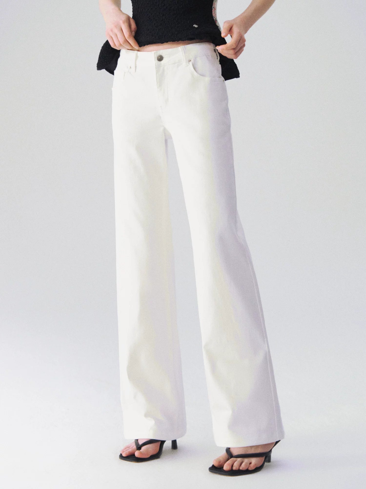 Cloud Stretch Straight-Leg White Denim Jeans
