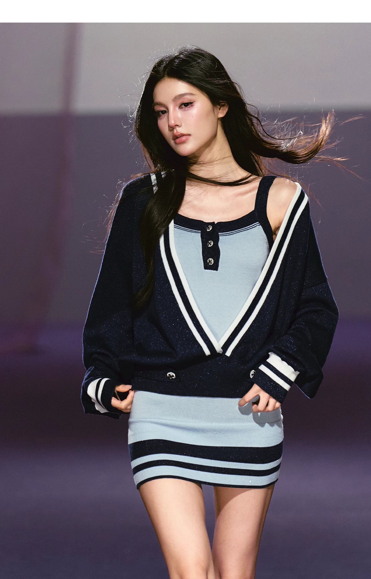 Large V-stripe Knit Dress