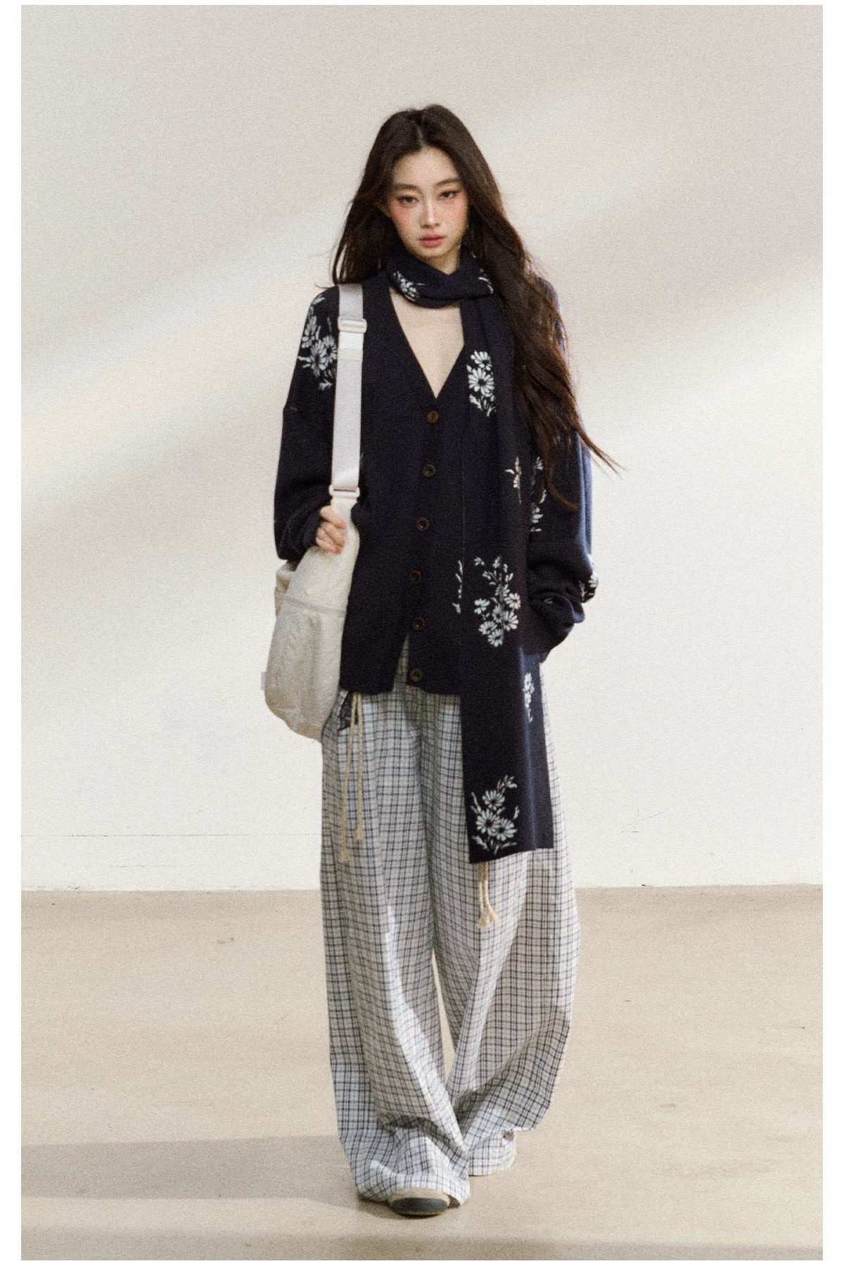 Navy Floral Jacquard Knit Cardigan - CHINASQUAD