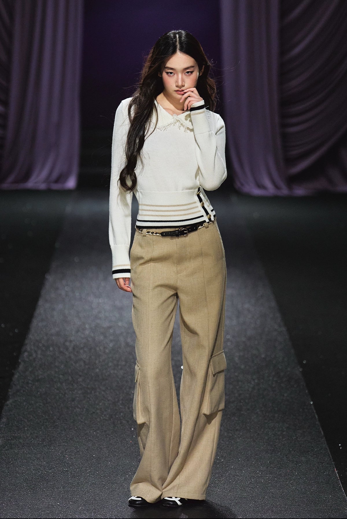 Black & Gold Striped Contrast Collar Knit Sweater - CHINASQUAD