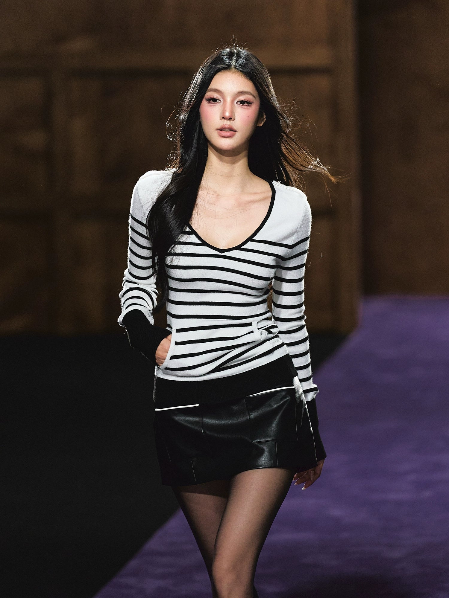 Stripe Contrast V-Neck Long-Sleeve T-Shirt