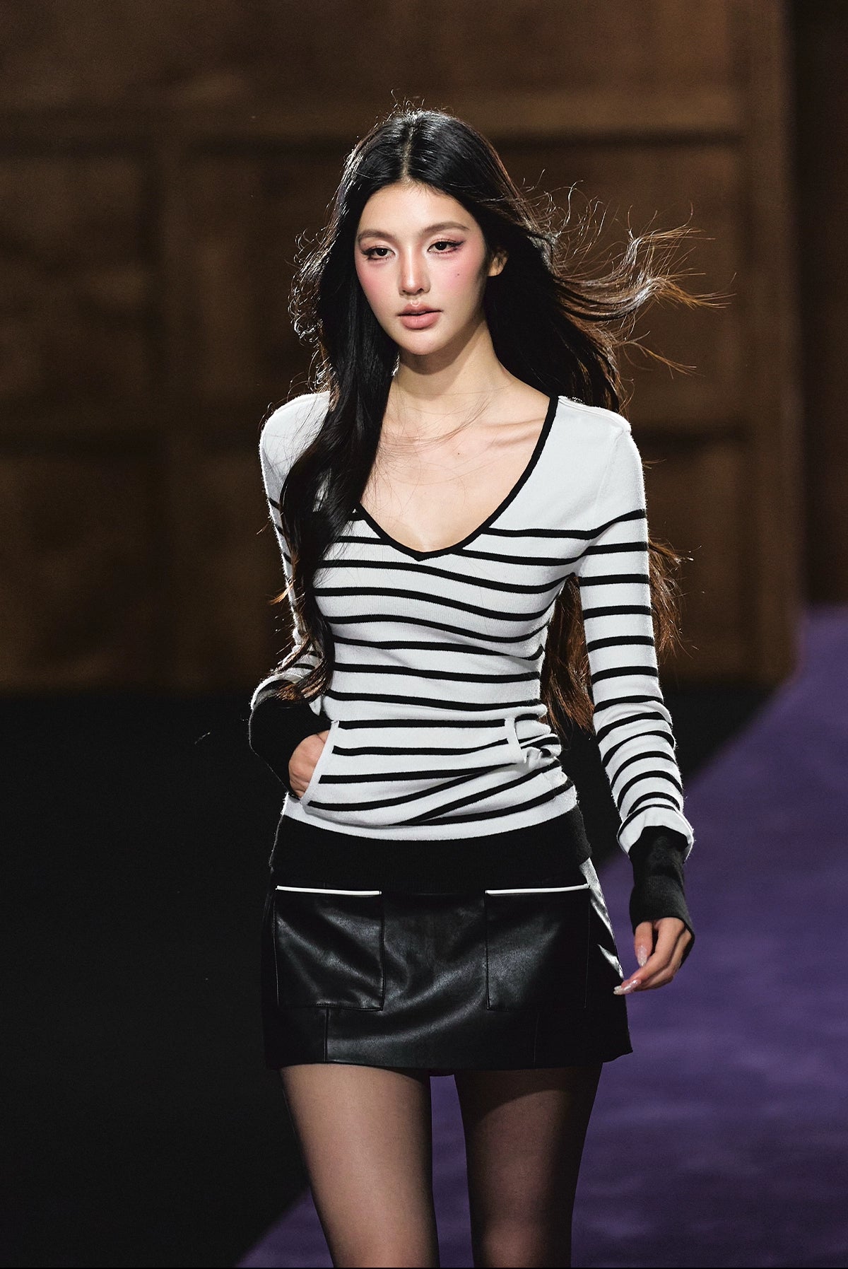 Stripe Contrast V-Neck Long-Sleeve T-Shirt