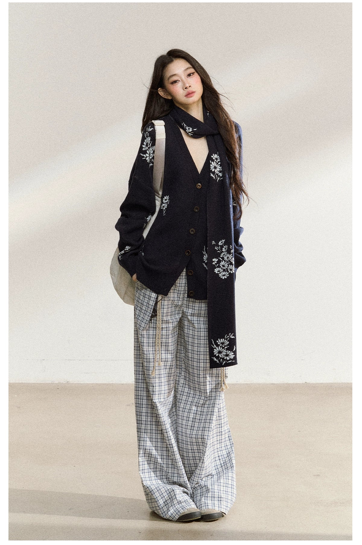 Navy Floral Jacquard Knit Cardigan - CHINASQUAD