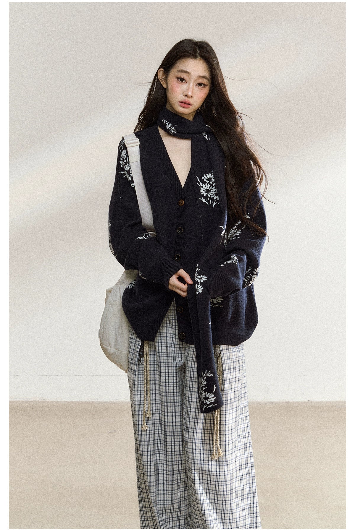 Navy Floral Jacquard Knit Cardigan - CHINASQUAD