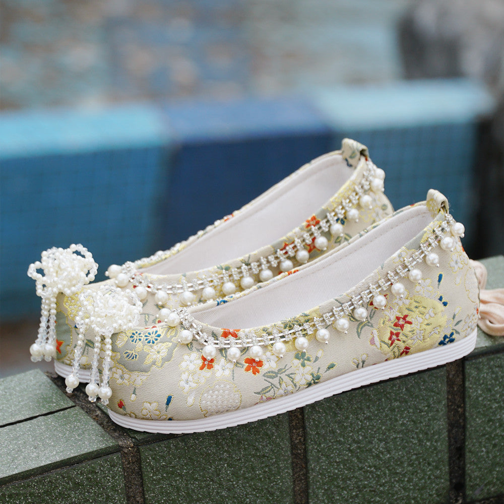 Tang Dynasty-style Ancient Chinese Embroidered Cloth Shoes - CHINASQUAD
