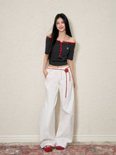 Rose Belt Contrast-Stitch Curved Jeans - CHINASQUAD