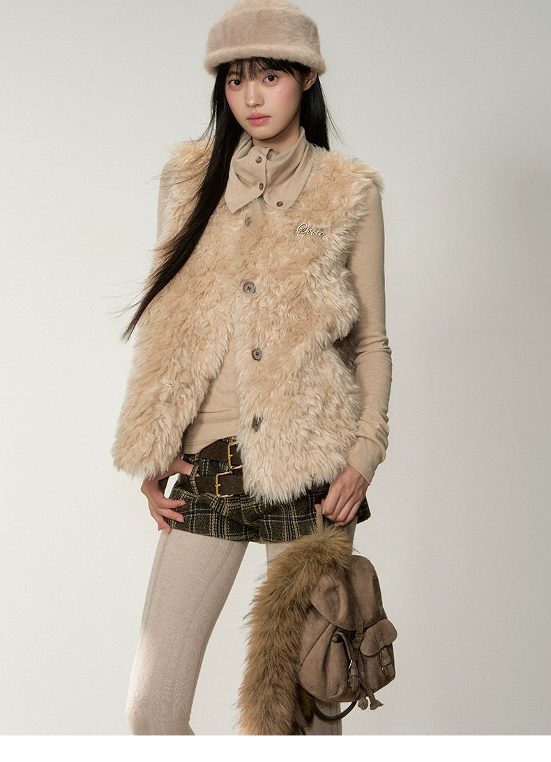 Curly Faux Shearling Brooch Vest - CHINASQUAD