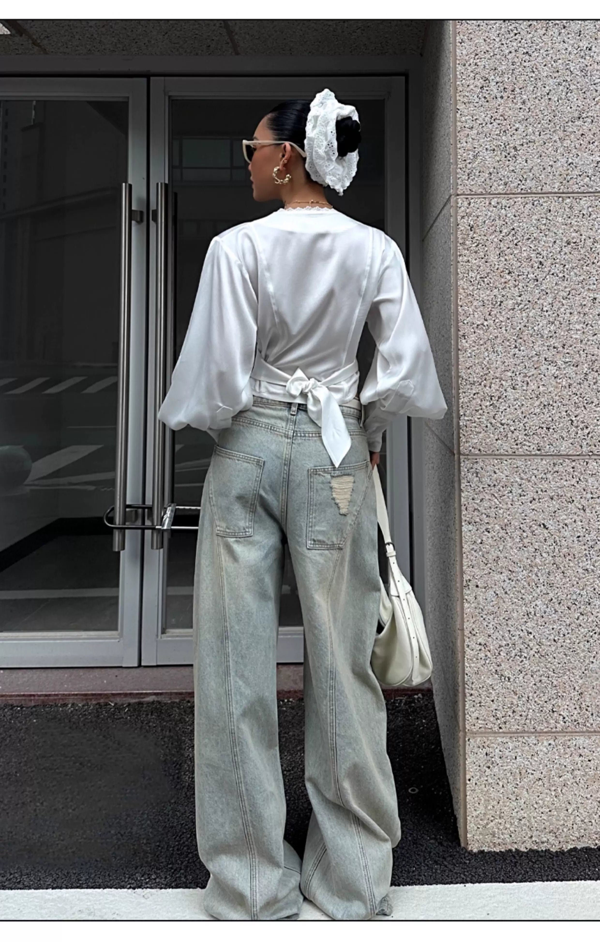 Washed Distressed Balloon-Fit Denim Jeans