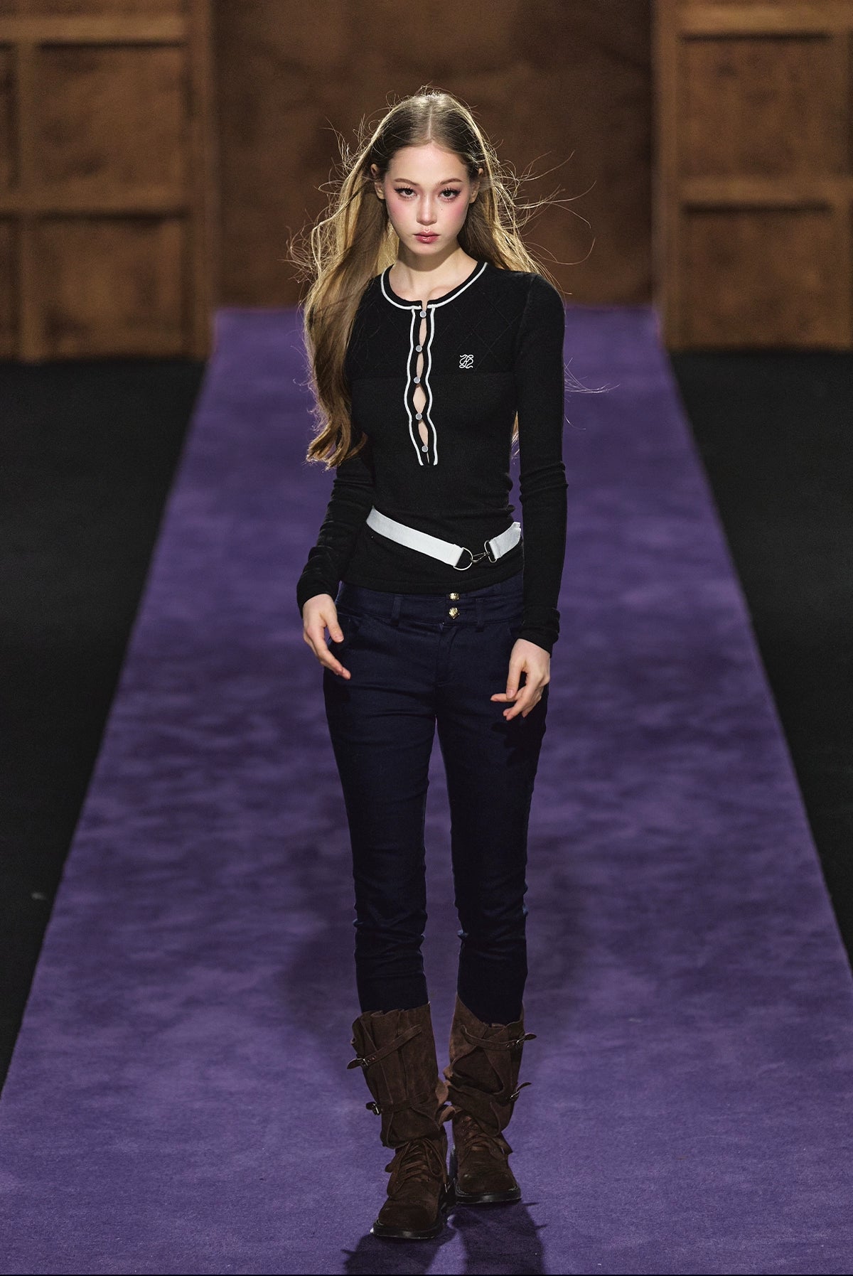 Contrast Trim Knit Belt Detail Fitted Crewneck