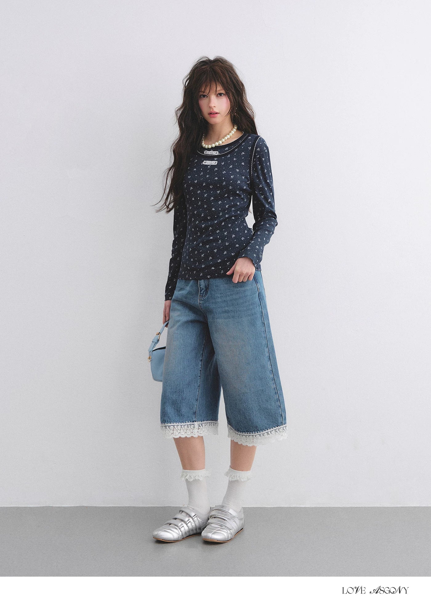 Vintage Washed Denim Cropped Jeans with Lace Embroidered Hem