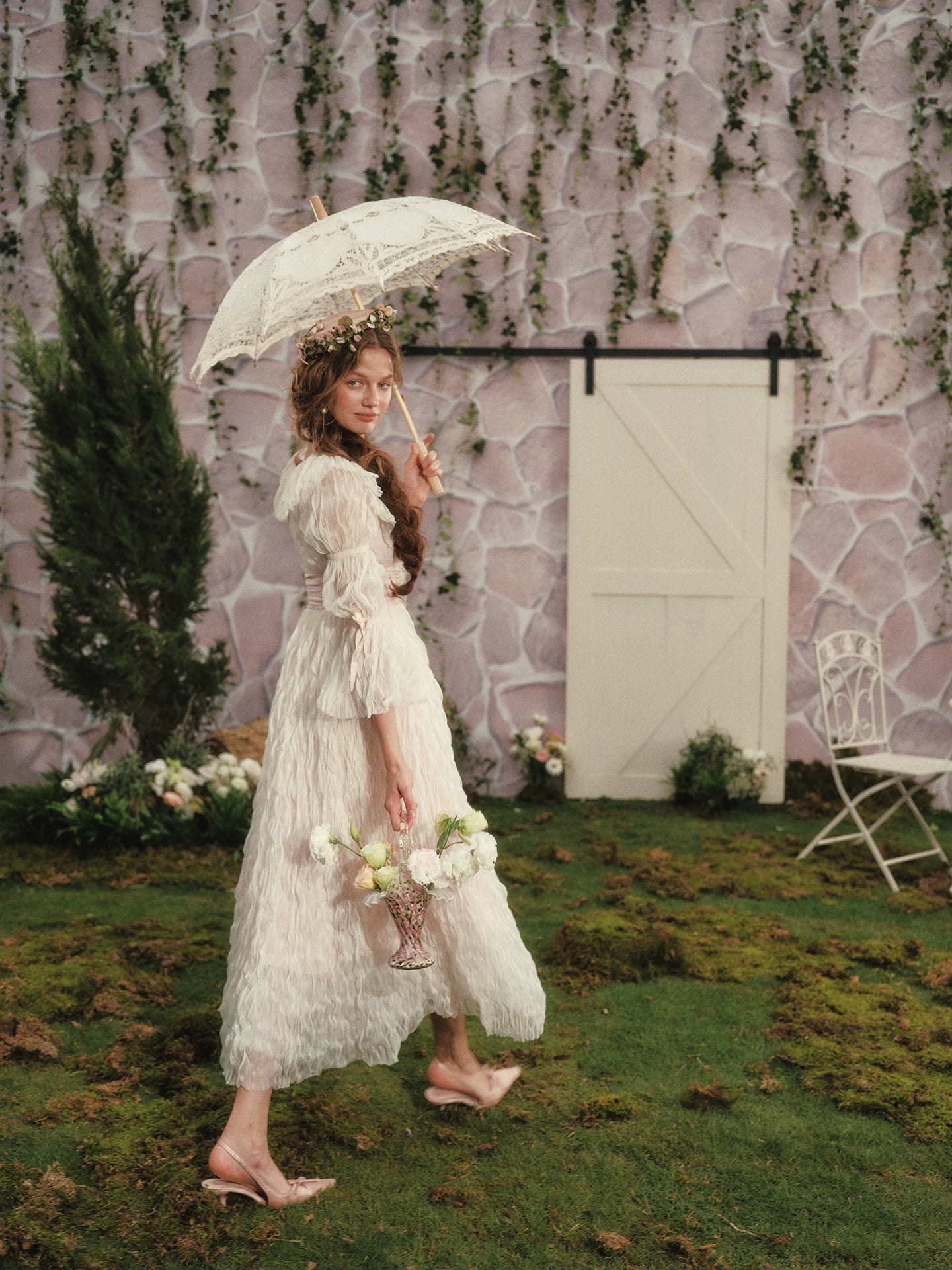 Queen’s Rose Chiffon Long-Sleeve Princess Dress