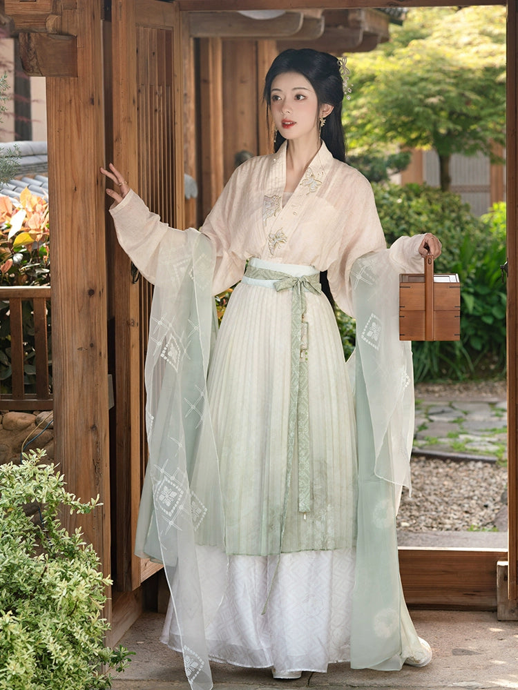 (Final Sale) "松风眠" Silk Double-Lapel Song-dynasty Hanfu Set