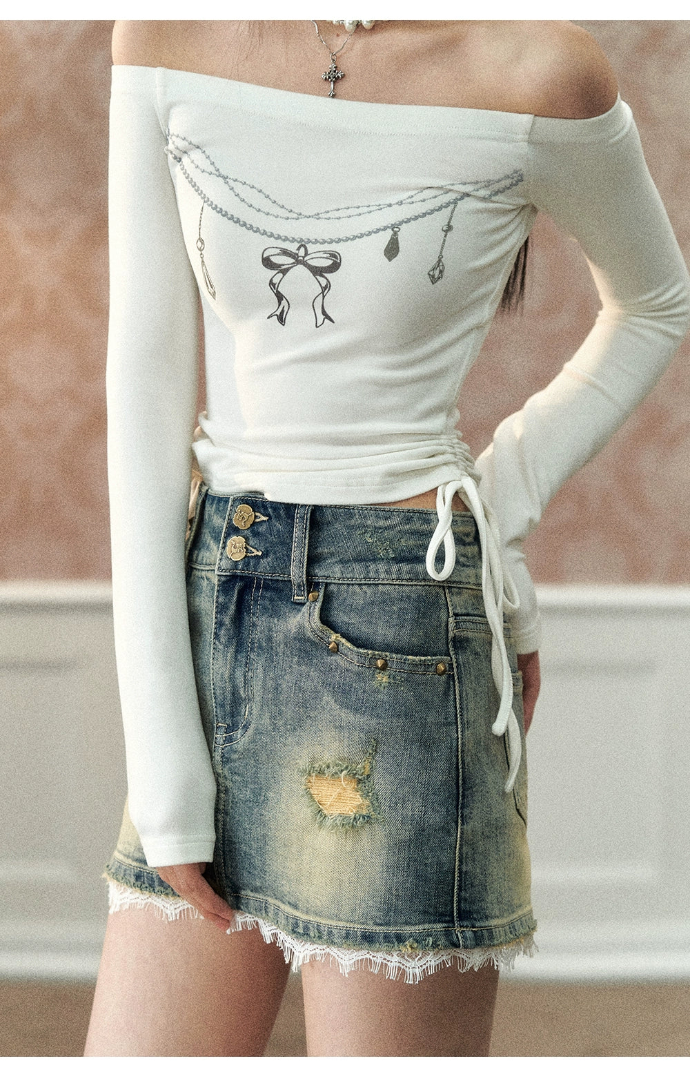 Black & Cream One-shoulder Pearl Chain Printed Blouse - CHINASQUAD