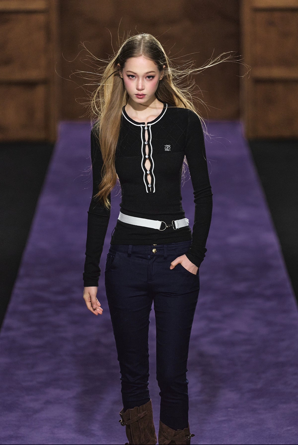 Contrast Trim Knit Belt Detail Fitted Crewneck