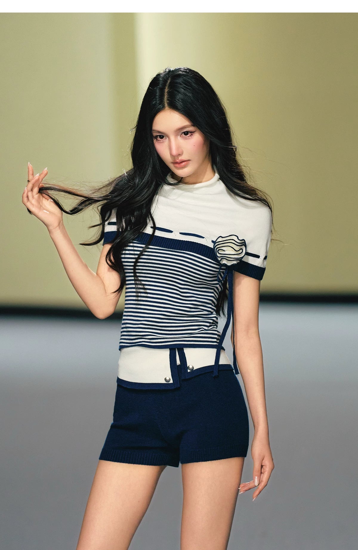 Color-Block Knit Shorts & Half-Turtleneck Cape Top Set