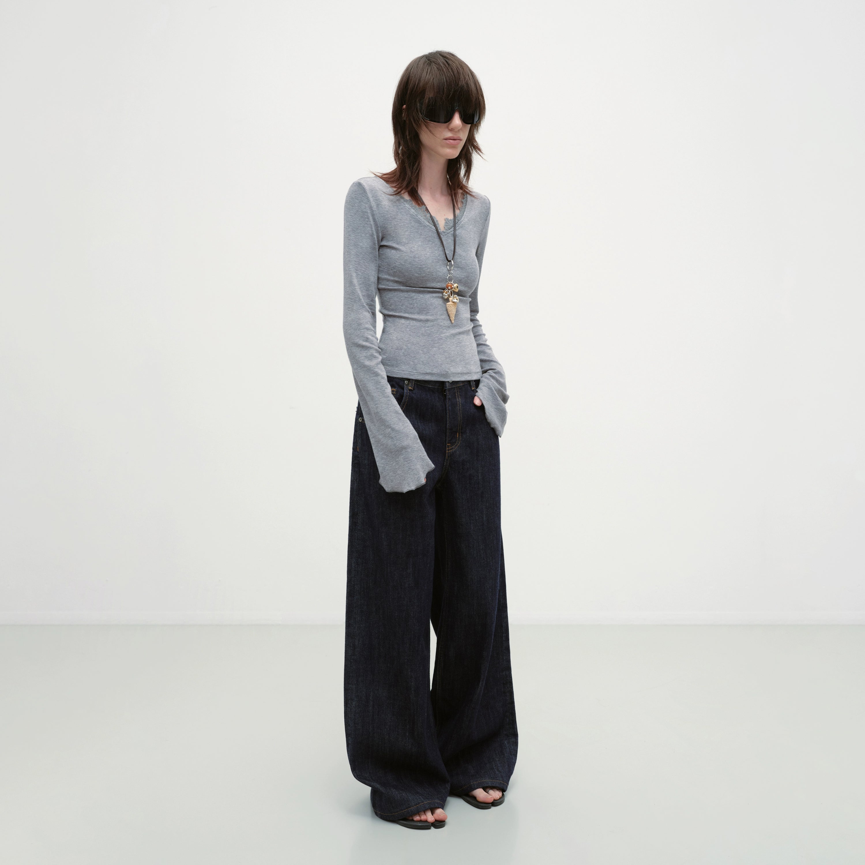 Lace V-neck Slim Long-Sleeve T-shirt