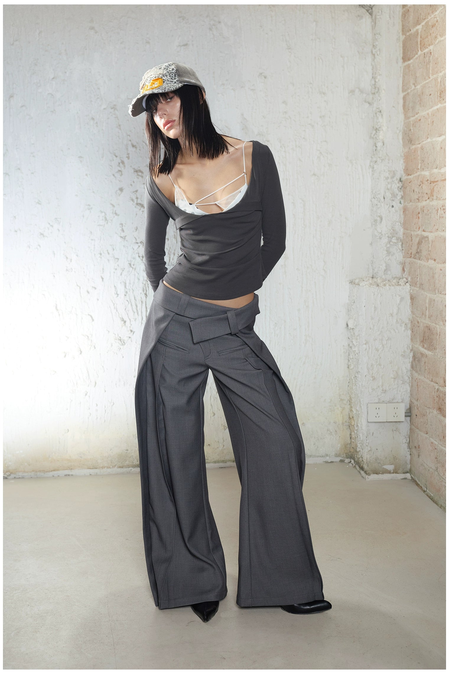 Scoop Neck Layered T-Shirt With Mesh Bra - CHINASQUAD