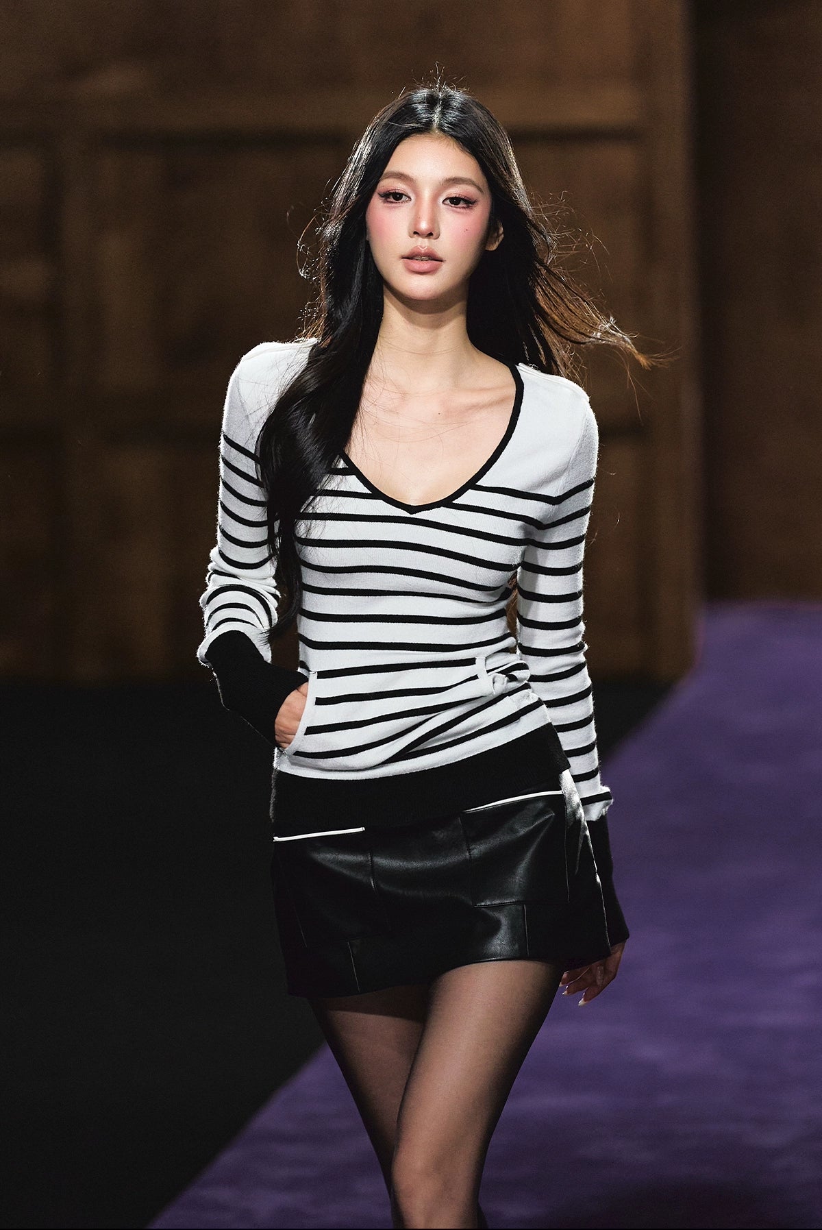 Stripe Contrast V-Neck Long-Sleeve T-Shirt