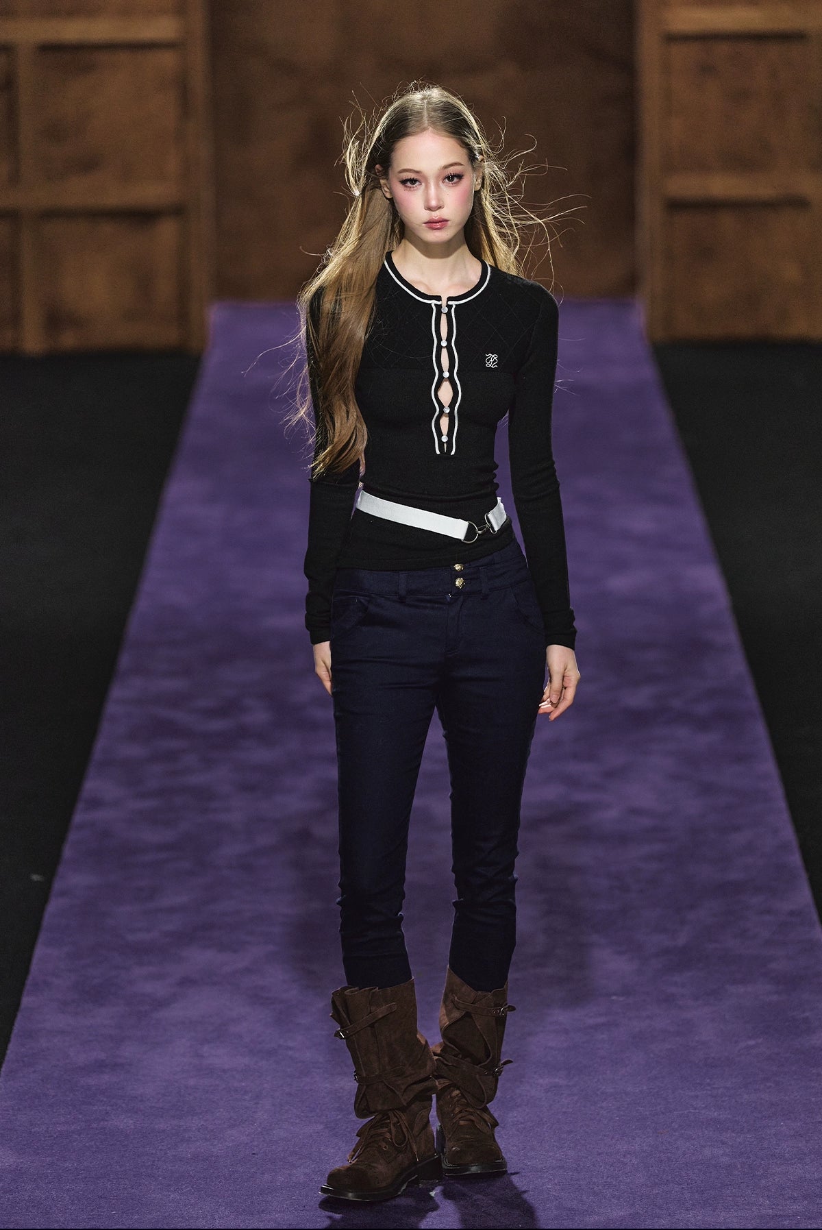 Contrast Trim Knit Belt Detail Fitted Crewneck