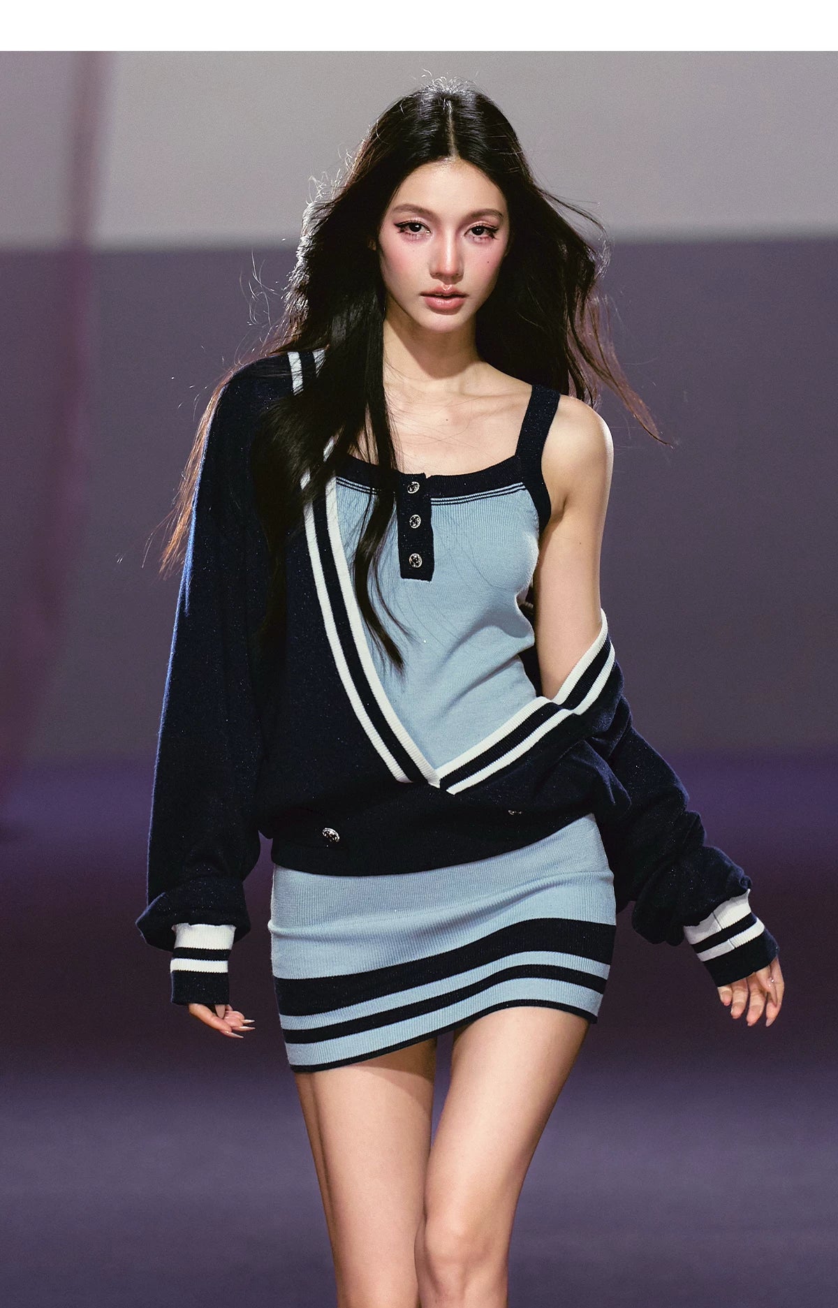 Large V-stripe Knit Dress