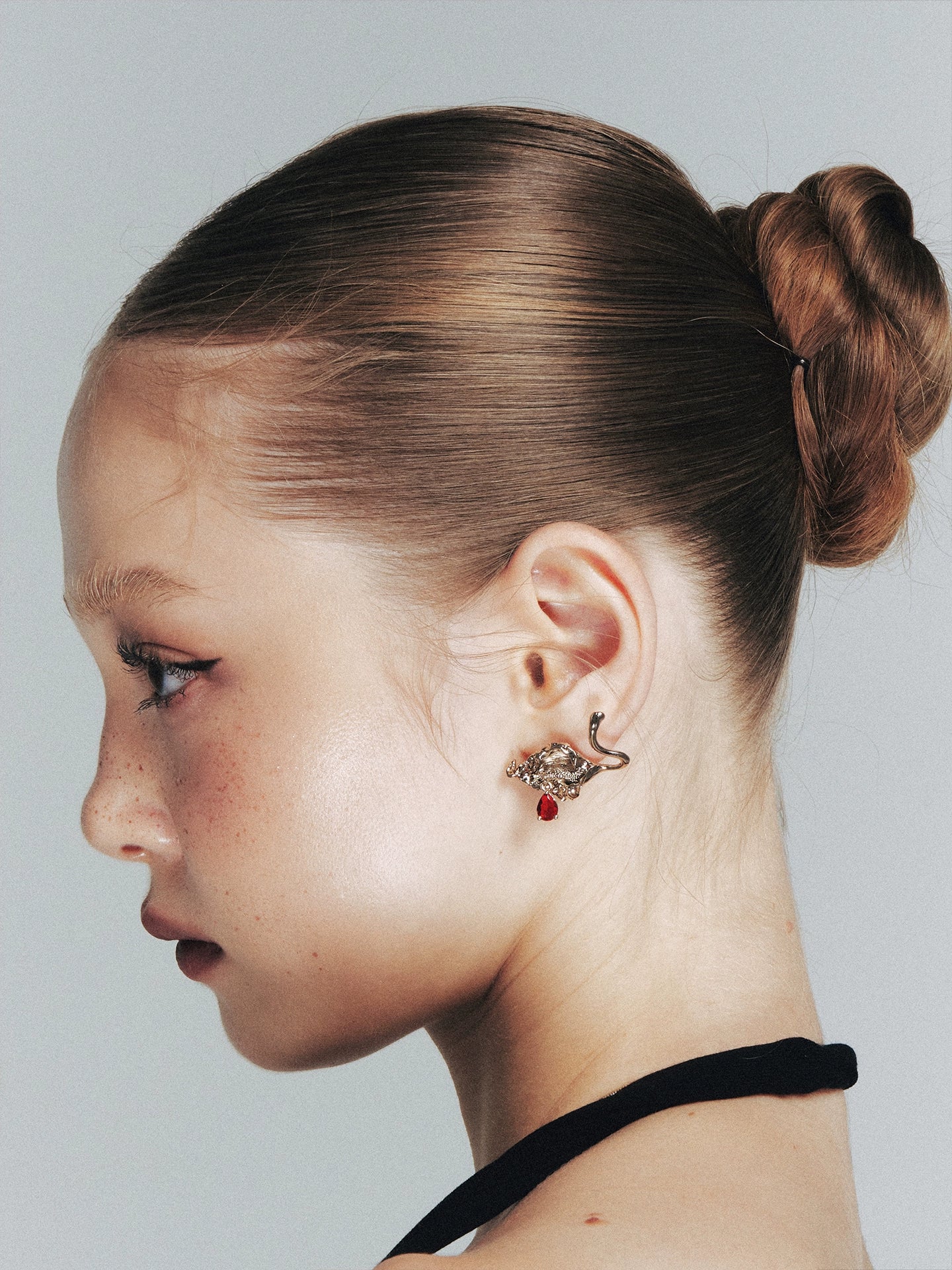 Vintage Floral Teardrop Crystal Stud Earrings