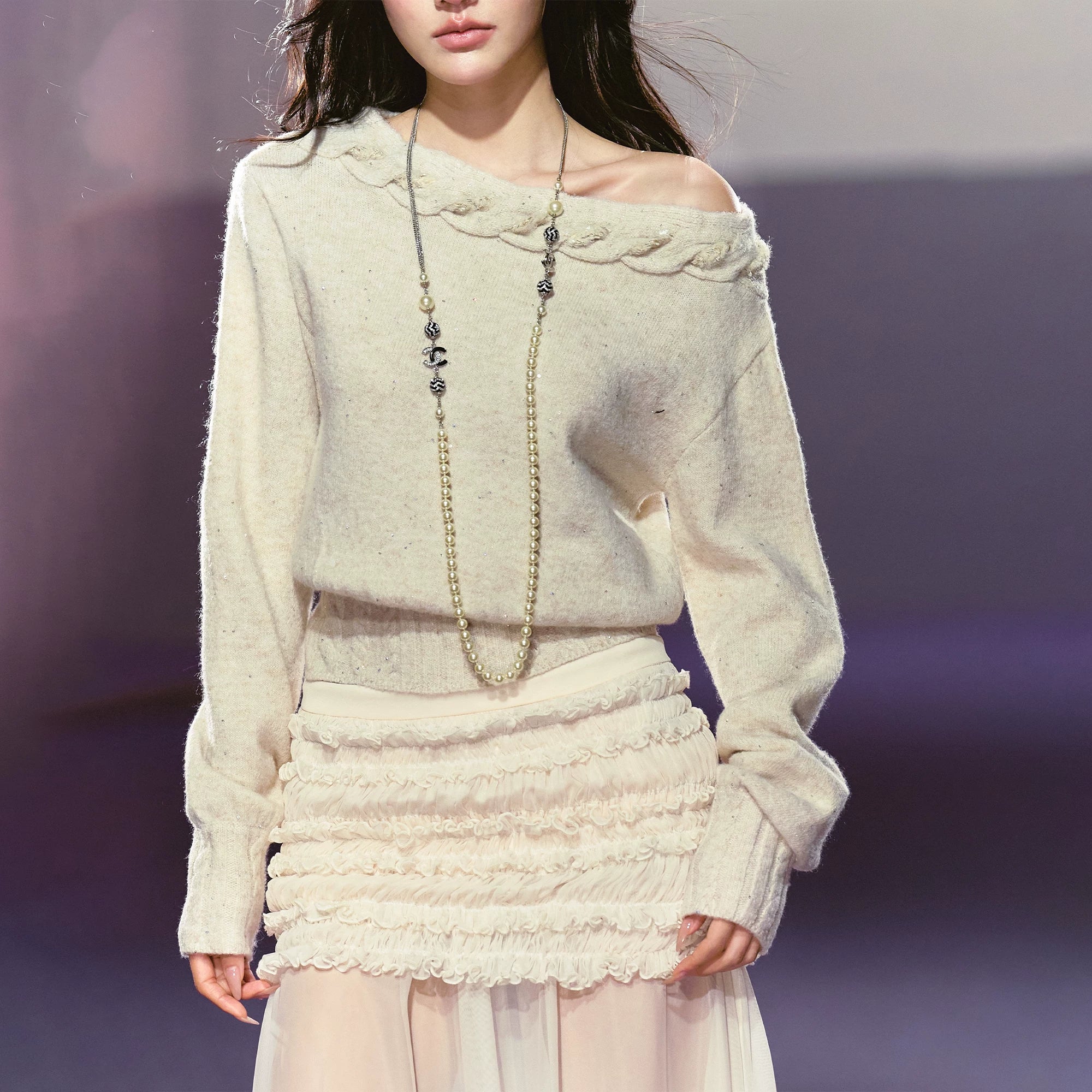 Off-Shoulder Cable Knit Slim Sweater