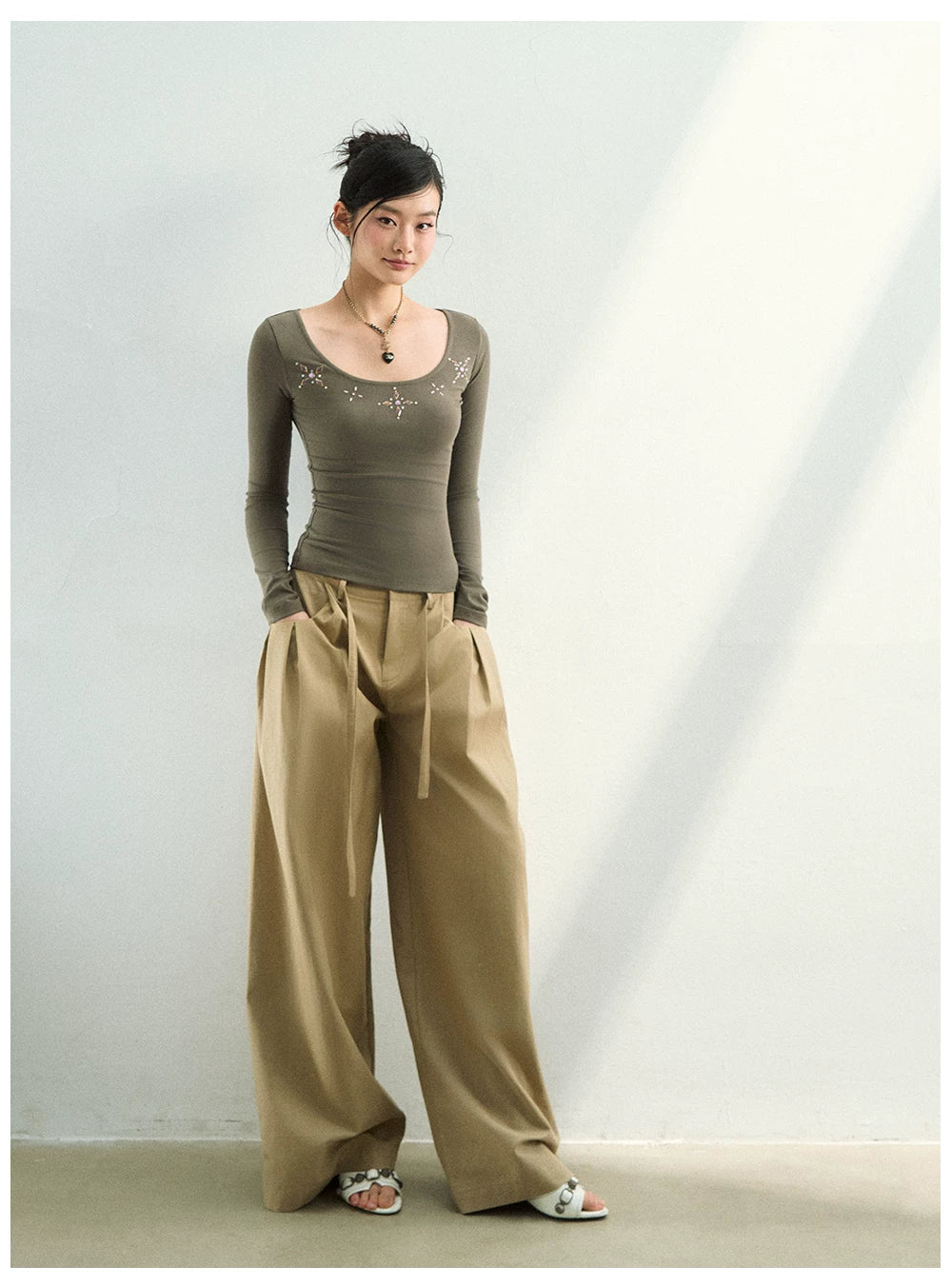 Rhinestone Embellished French U-Neck Knit TT-Shirts