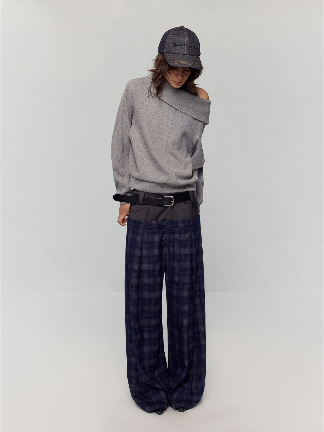Grey Asymmetric Off-Shoulder Loose Sweatshirt - CHINASQUAD