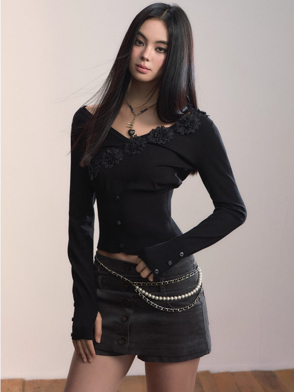 3D Floral Appliqué Ribbed Fitted T-Shirt - CHINASQUAD