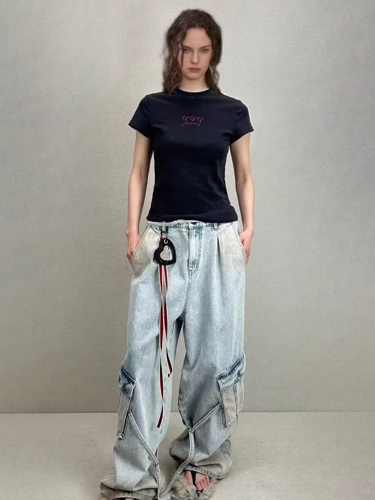 Lipstick Graffiti Cap-Sleeve Slim-Fit T-Shirt