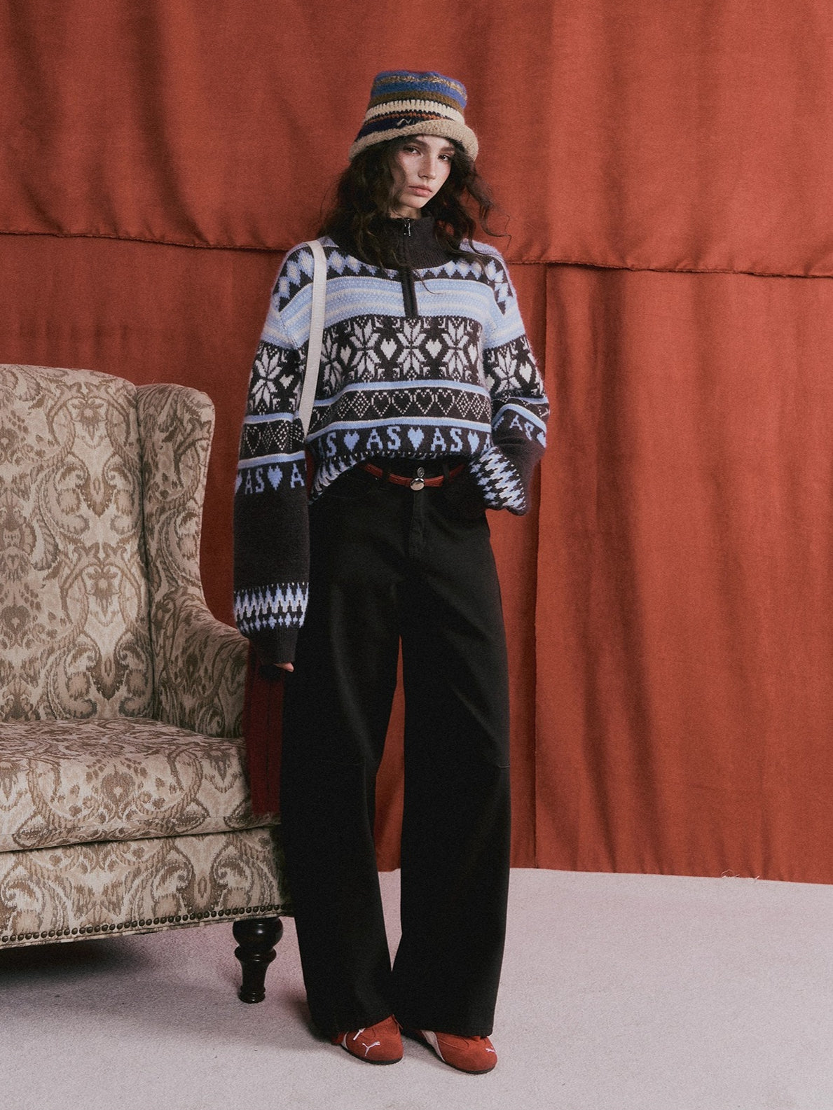 Red Belt Decor Curved-Hem Denim Wide-Leg Jeans