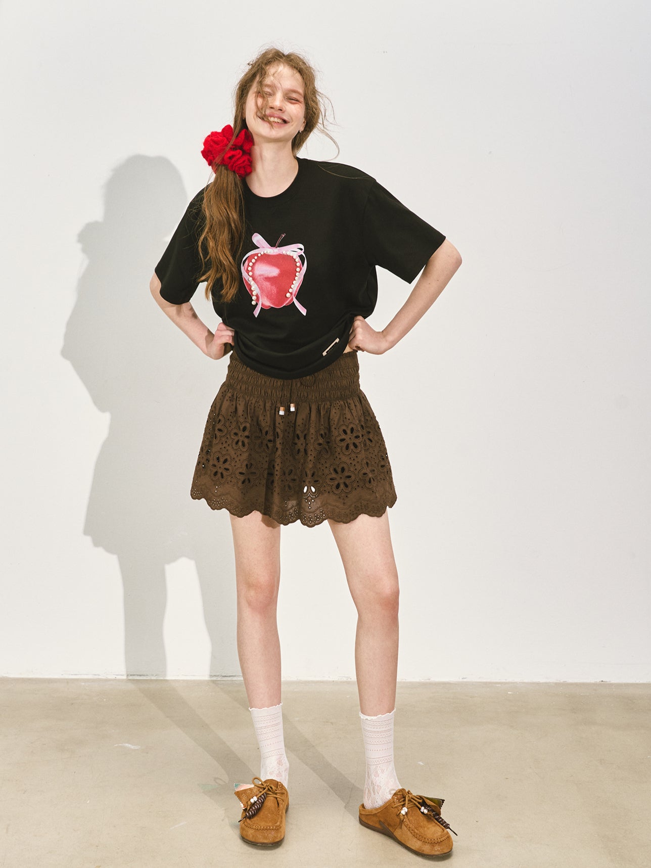 Apple Silhouette Half-Sleeve Crew Neck T-Shirt - CHINASQUAD