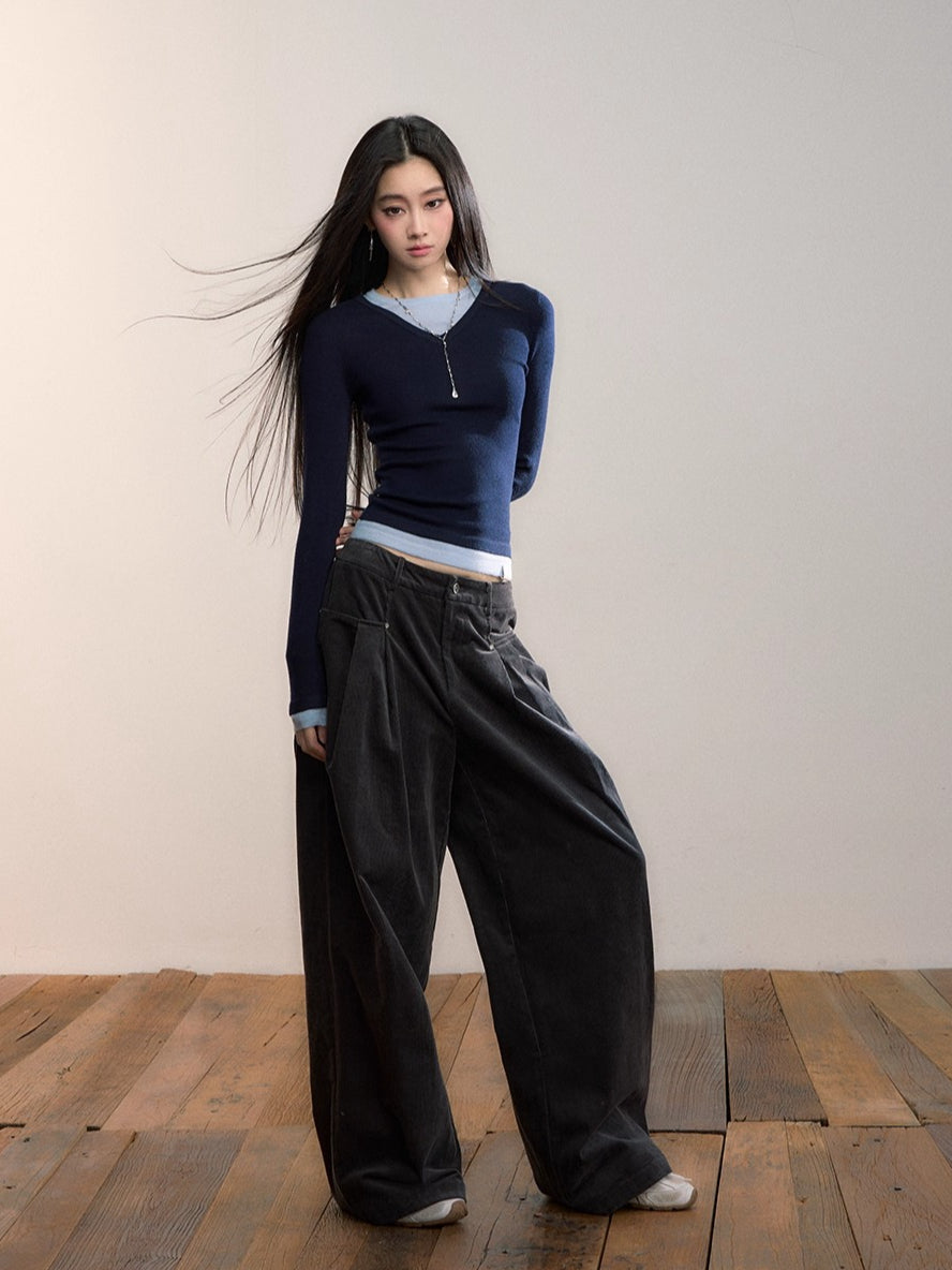 Contrast V-Neck Layered Knit Turtleneck