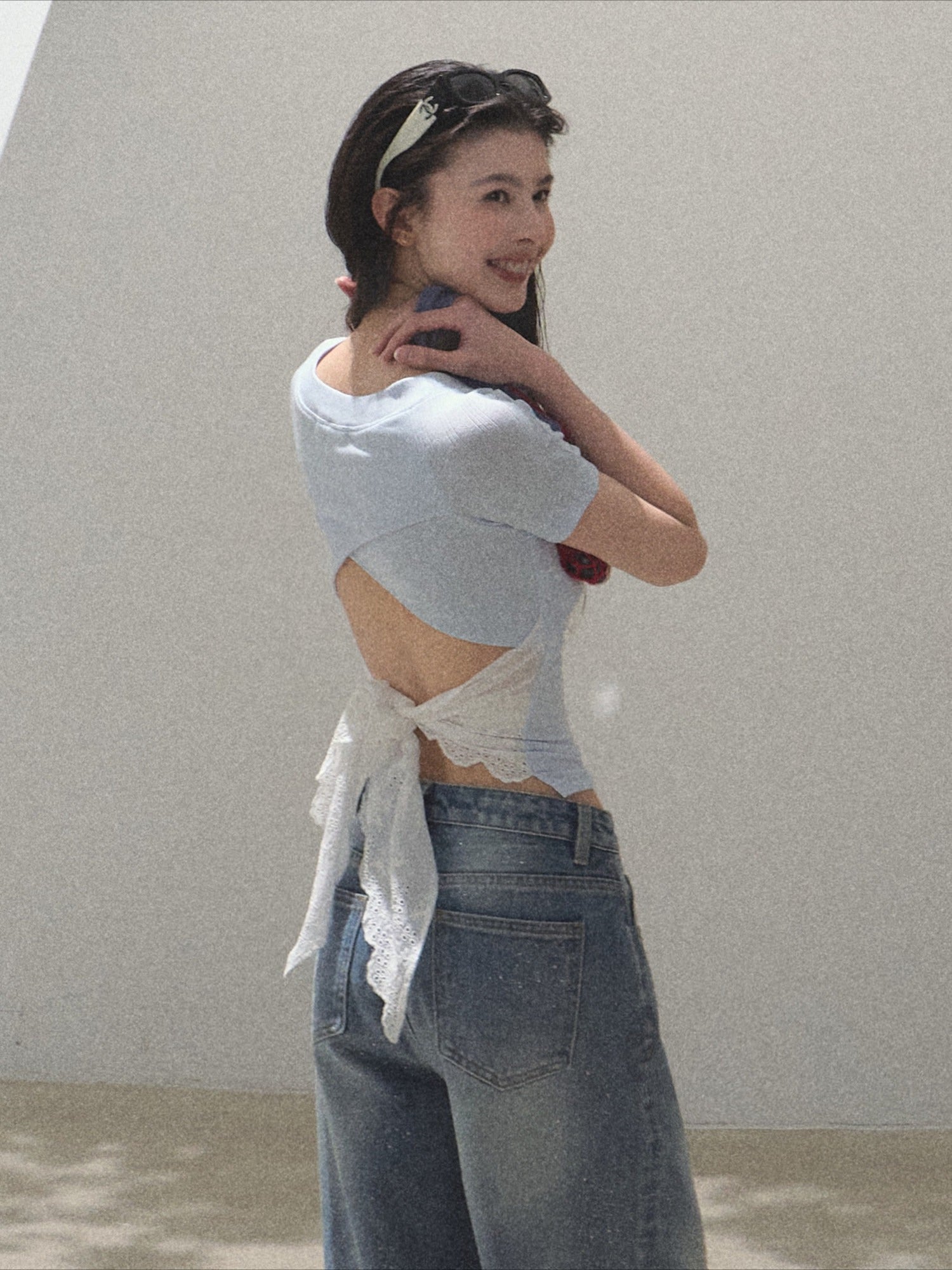 Turn-Back Glance Bow Backless Slim-Fit T-Shirt