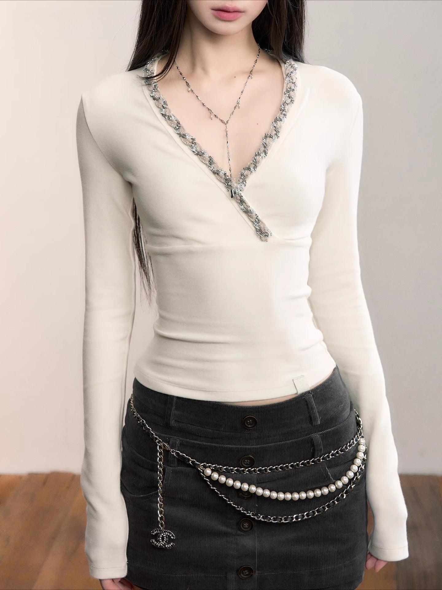 V-Neck Panelled Knit Long-Sleeve T-Shirt