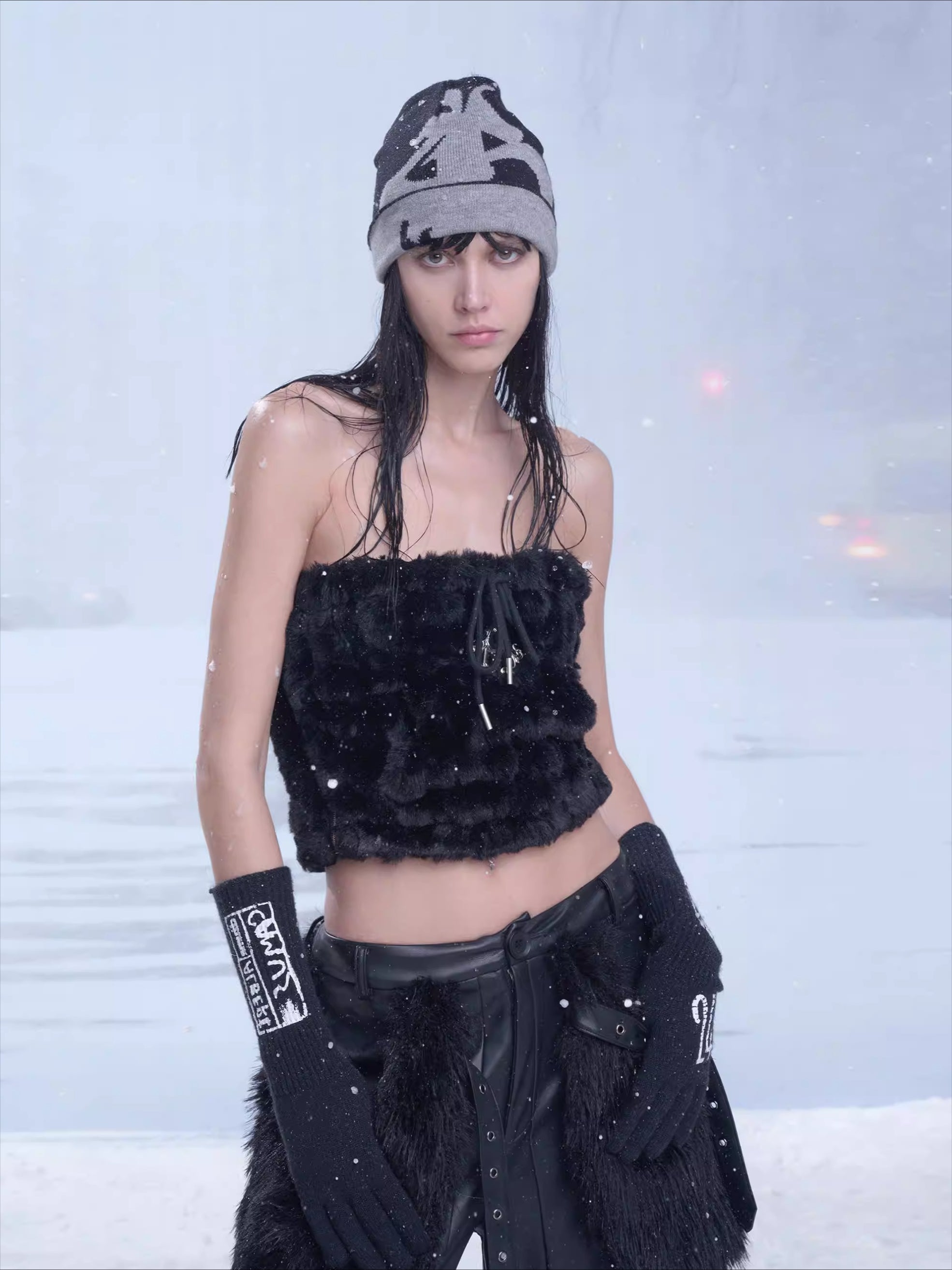 Printed Branded Knit Gloves