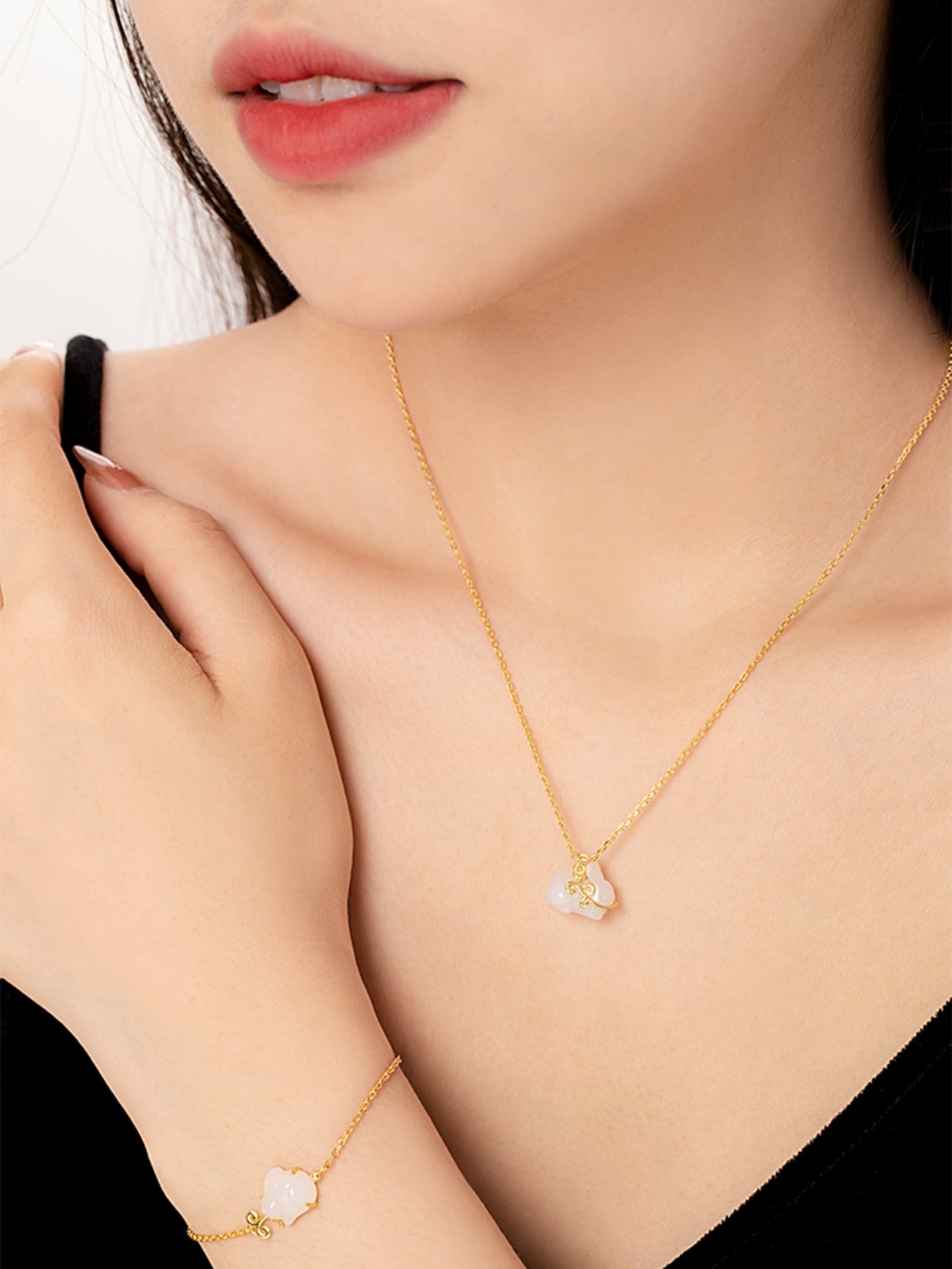 Hetian Jade Little Jade Rabbit Bracelet - CHINASQUAD