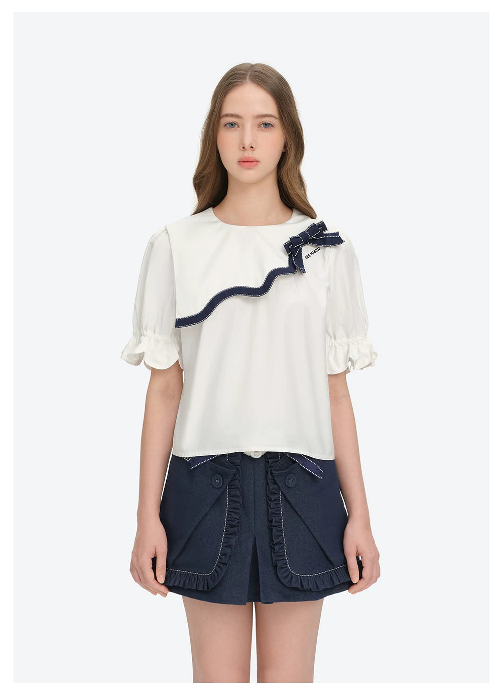Short-sleeve shirt with 3D bow
