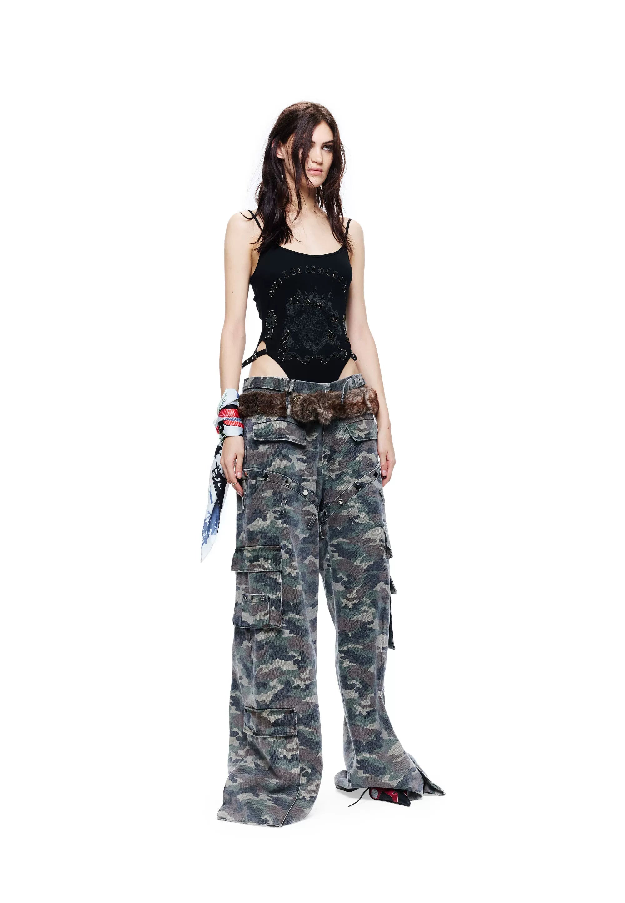 Gothic Print Waist-Exposed Vest