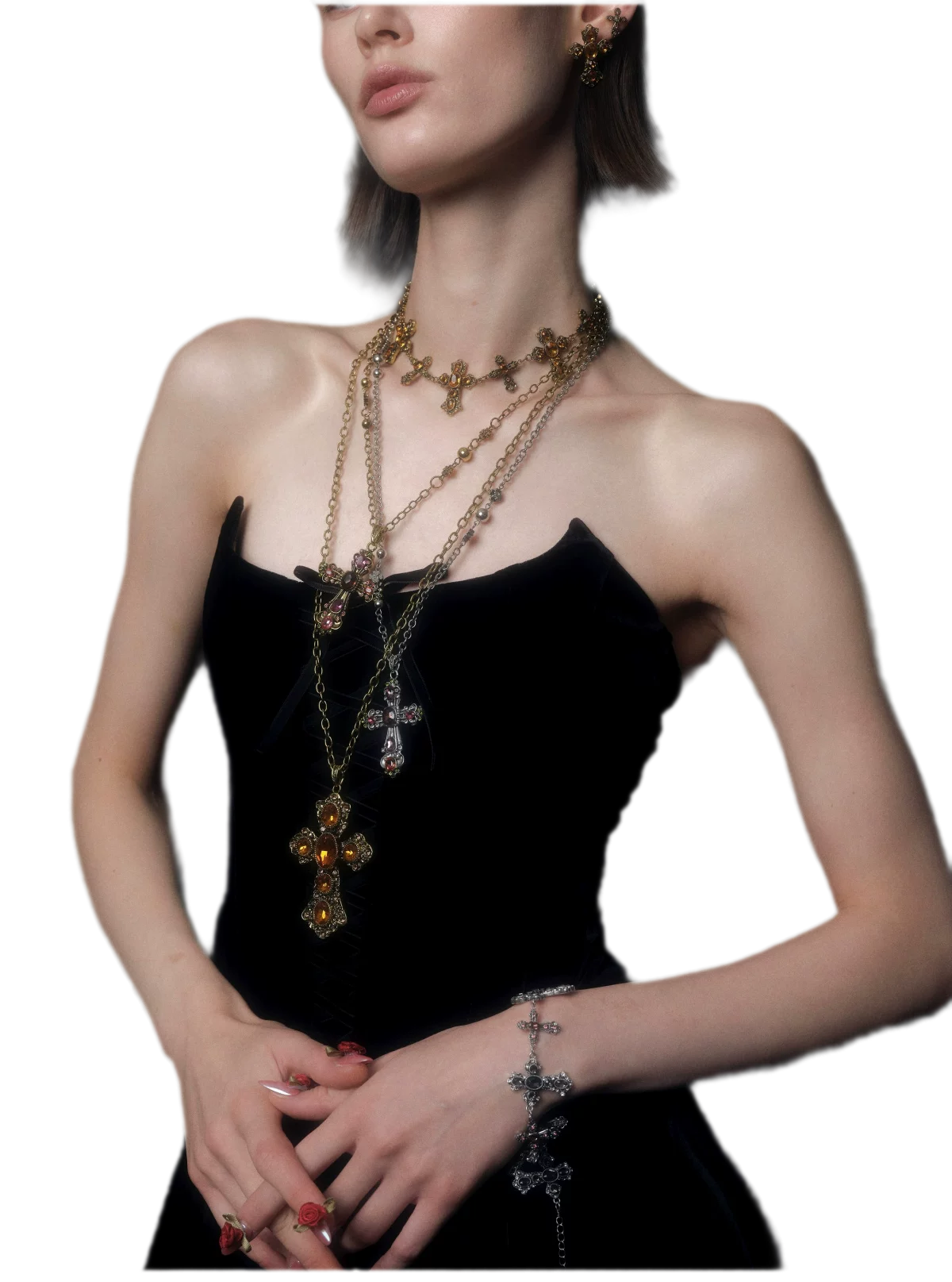 Collar con colgante de cruz con pedrería