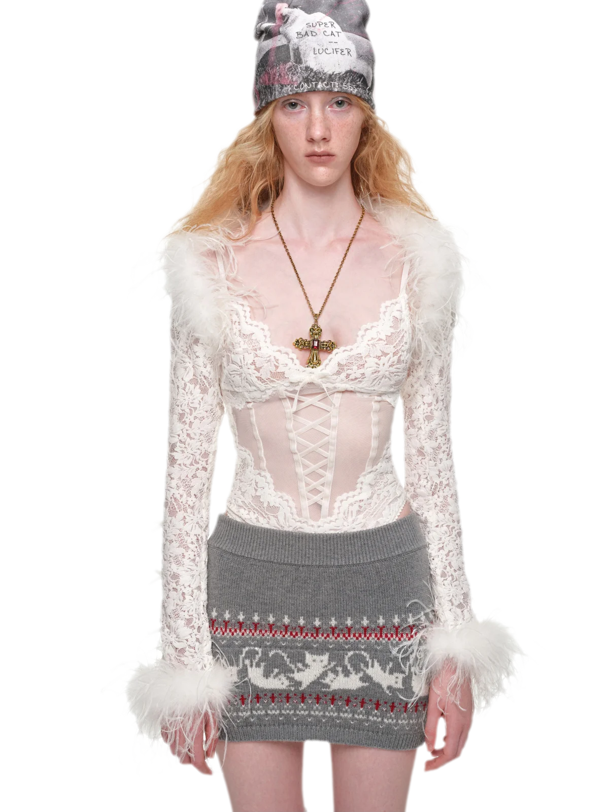 Boléro court en dentelle floquée et plumes