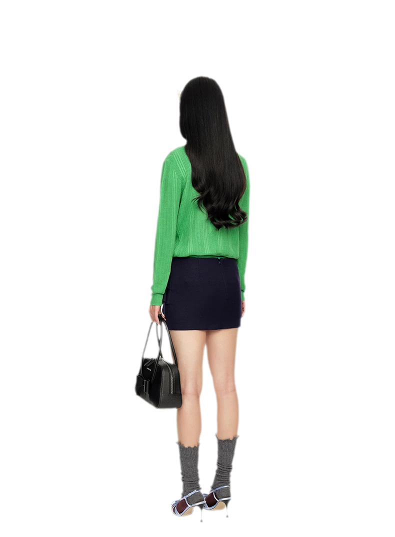 Summer Knit Pullover with Contrasting Collar