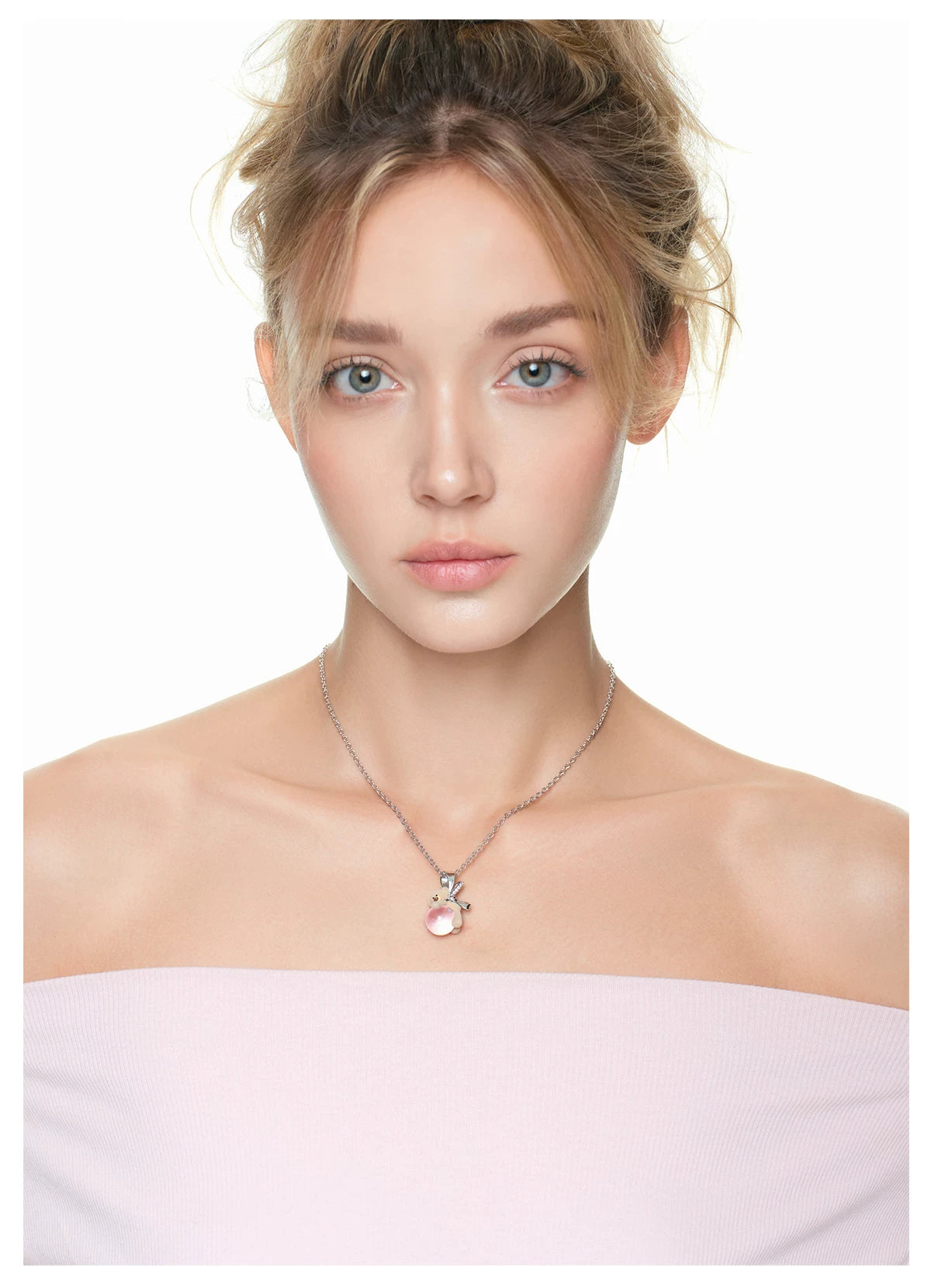 Bear Hug Pearl Pendant Necklace