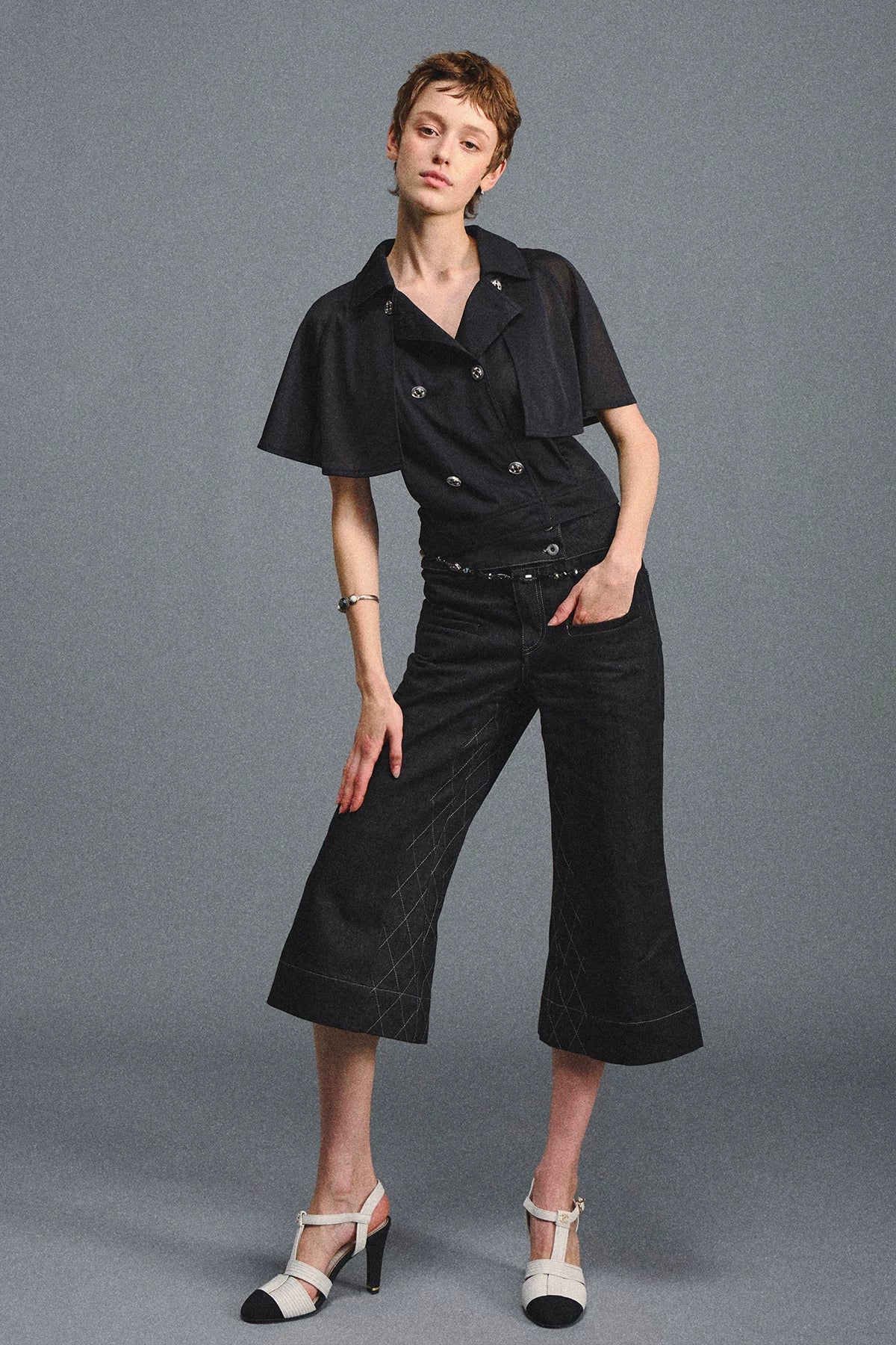 Retro Flare Cropped Jeans with Wide Waistband