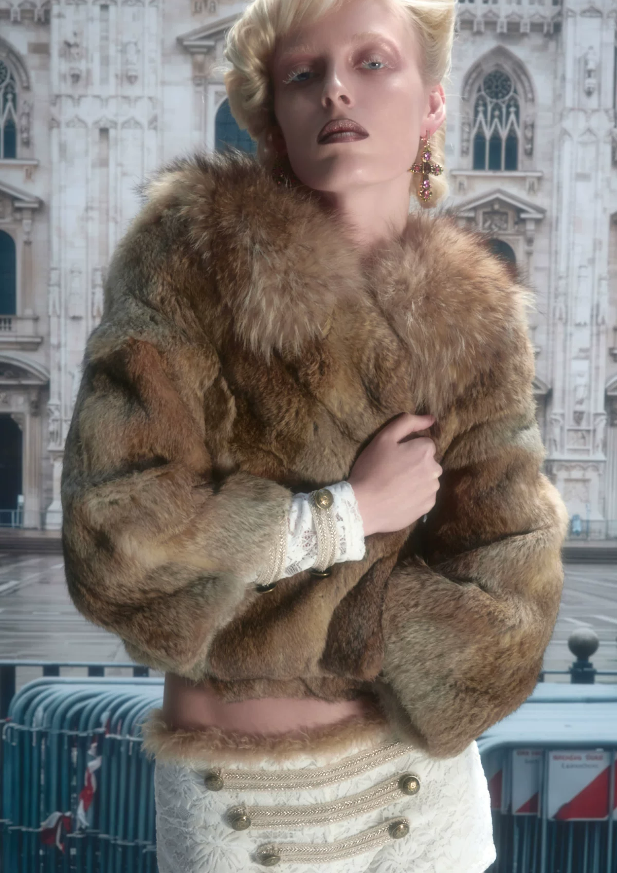 Set di cardigan e shorts con profili metallici
