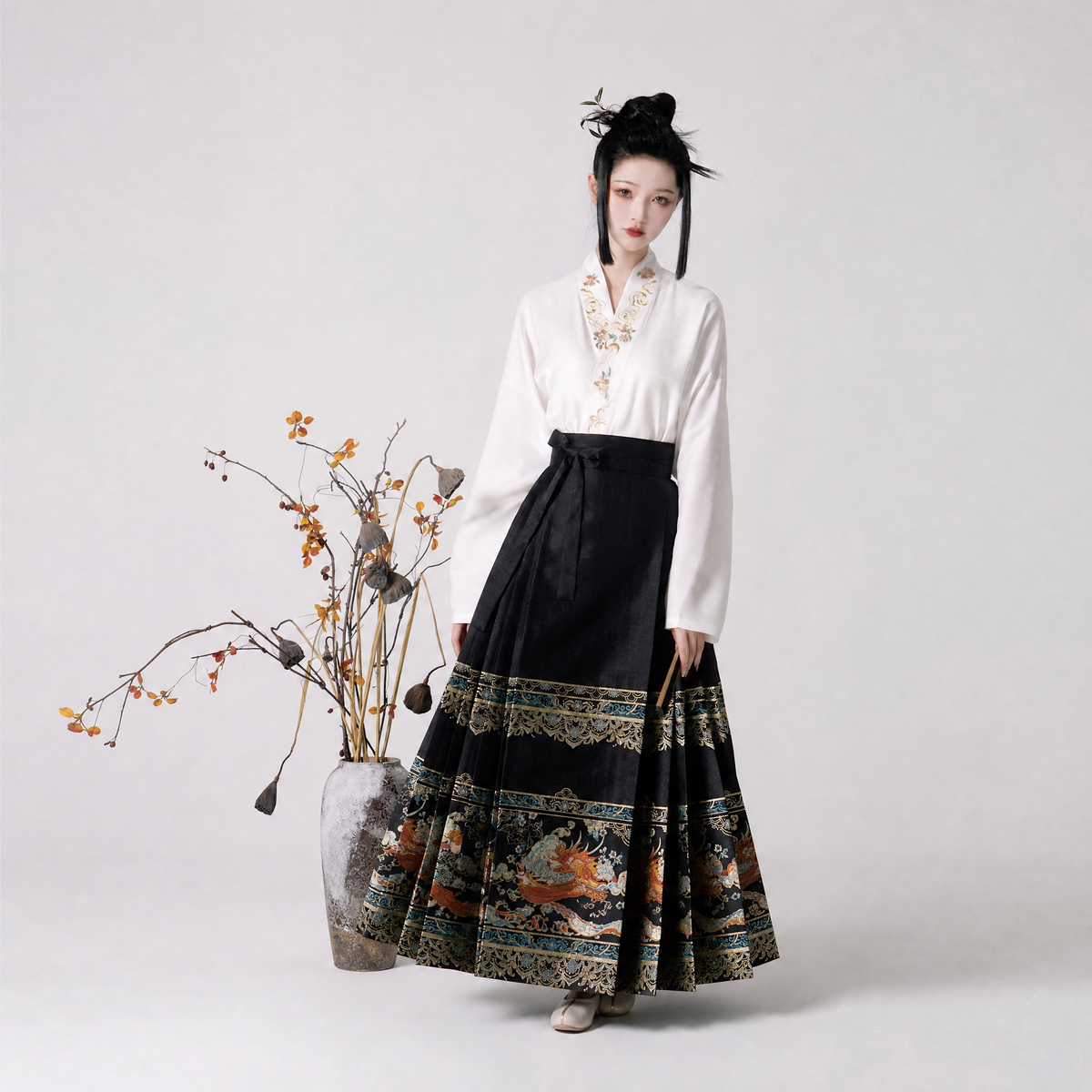 游龙踏雪 Brocade Mamian Skirt Set