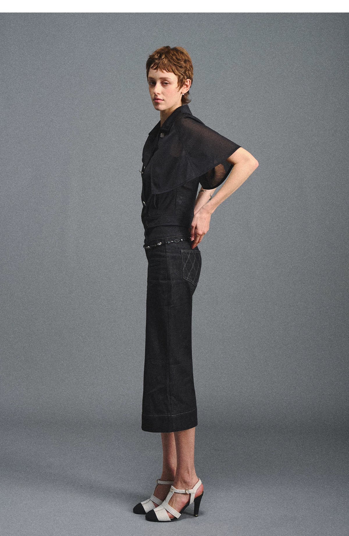 Retro Flare Cropped Jeans with Wide Waistband