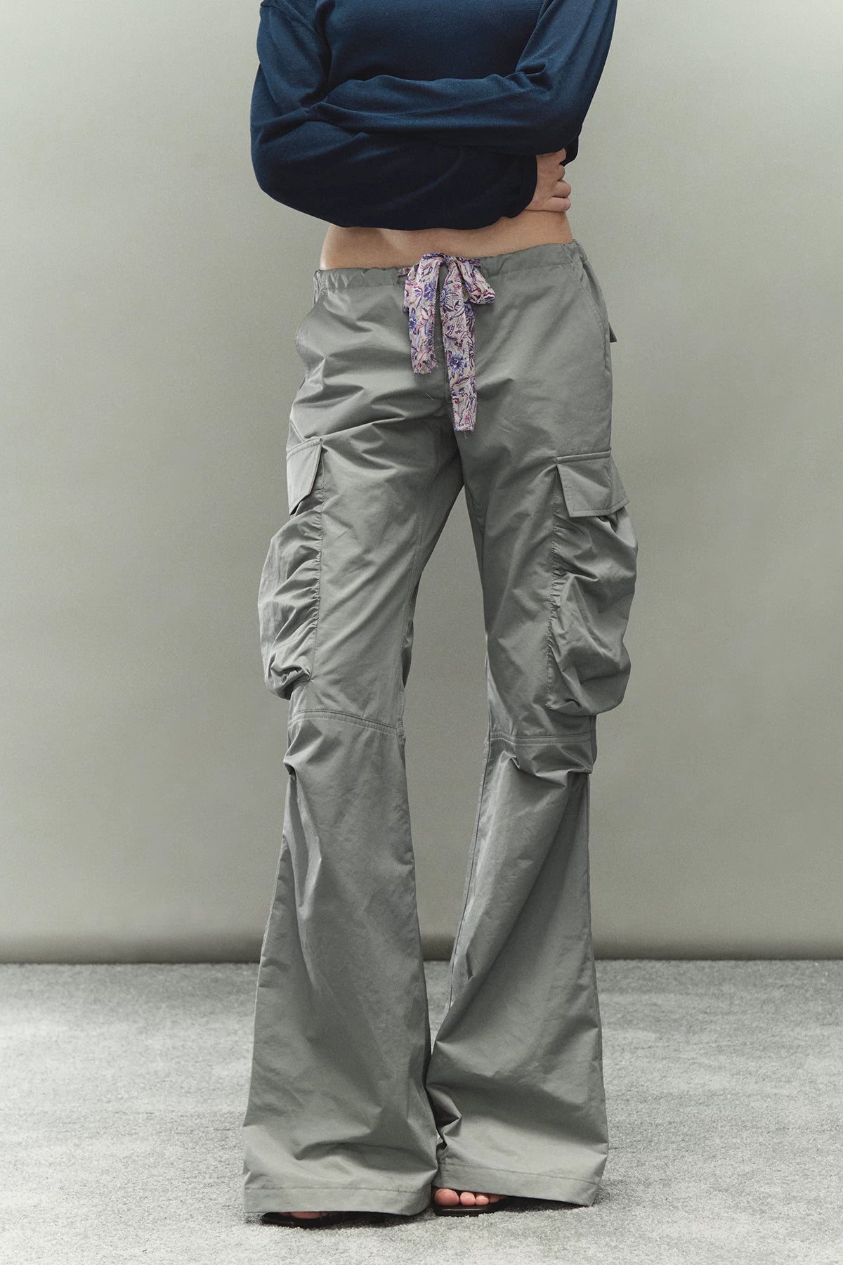 Printed Waistband Drawstring Multi-Pocket Low-Waist Cargo Pants